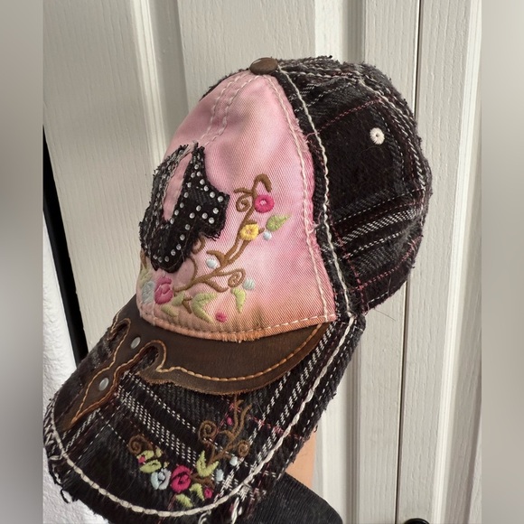 True Religion Cap - Picture 2 of 8